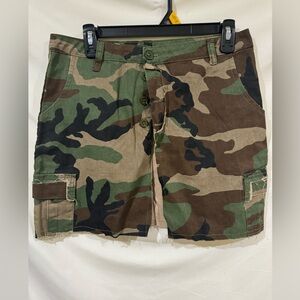 Unbranded camo, cargo miniskirt. Sz Large